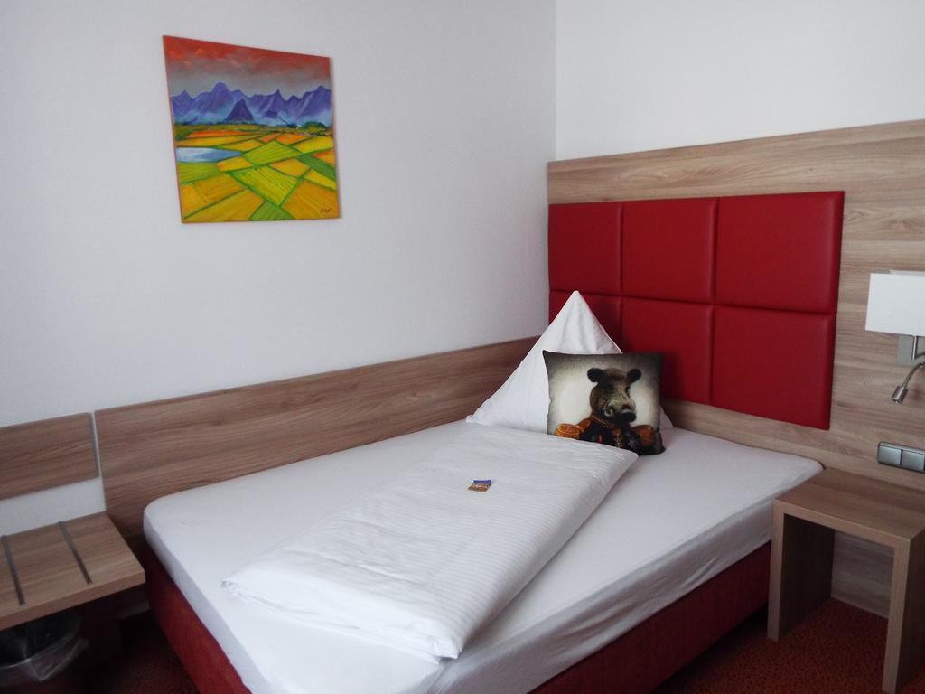 Hotel Isartaler Hof Wolfratshausen Room photo