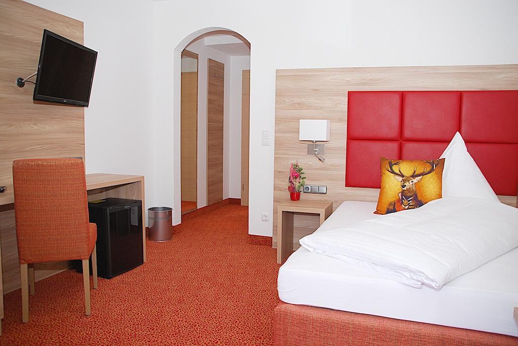 Hotel Isartaler Hof Wolfratshausen Room photo