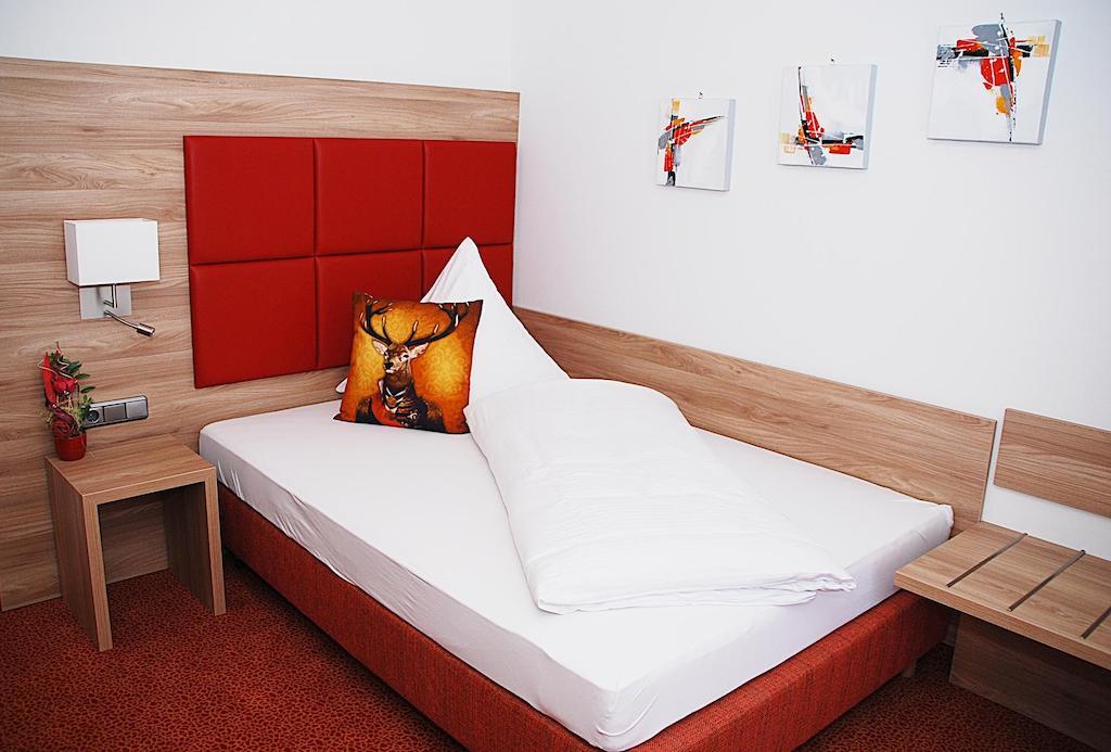 Hotel Isartaler Hof Wolfratshausen Room photo