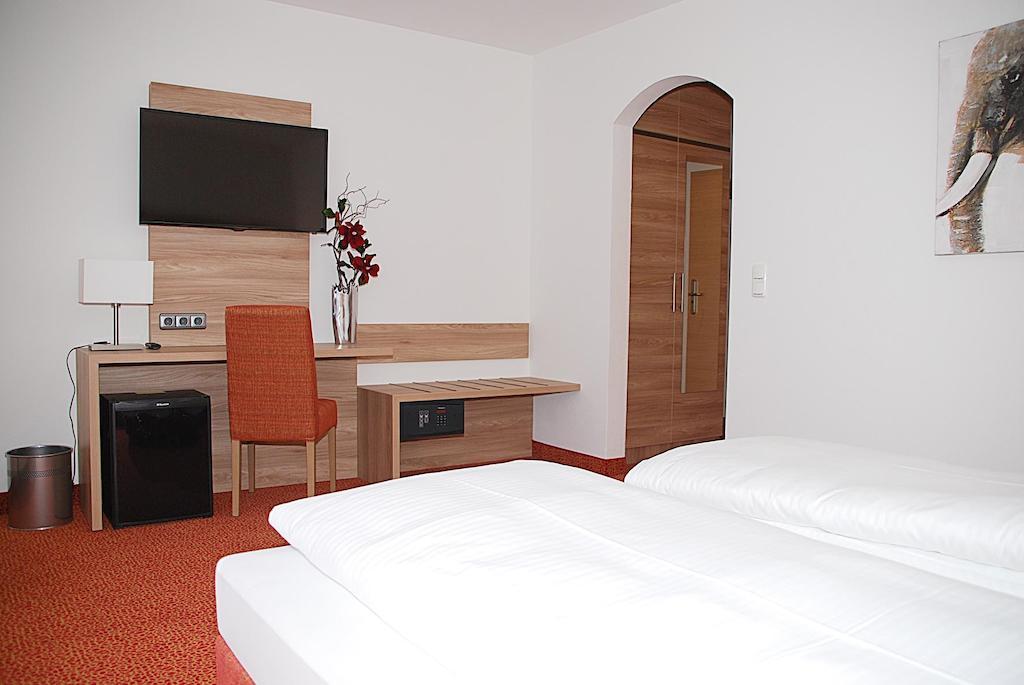 Hotel Isartaler Hof Wolfratshausen Room photo